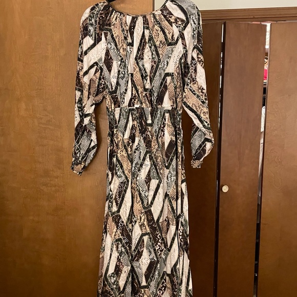 H&M snakeskin midi dress with synced waist - Picture 3 of 3